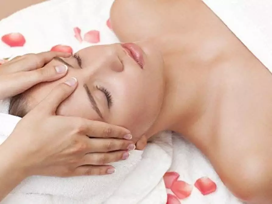 Immagine 1 di Attività commerciale in vendita  a Livorno