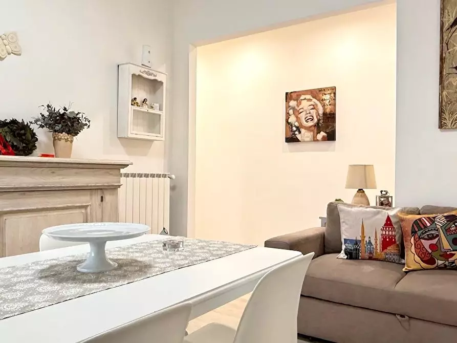 Immagine 1 di Appartamento in vendita  a Massa