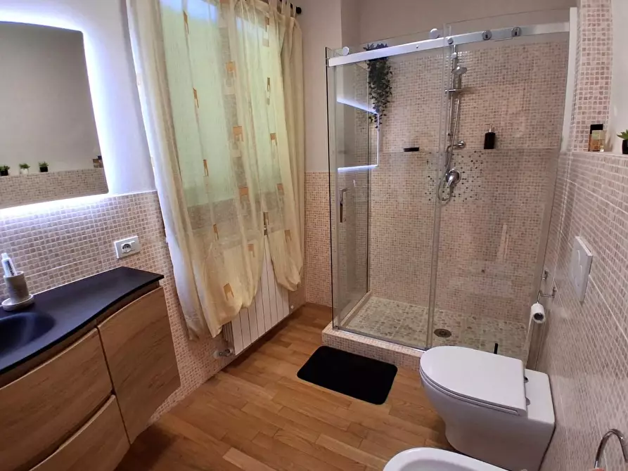 Immagine 19 di Villa in vendita  a Capannori