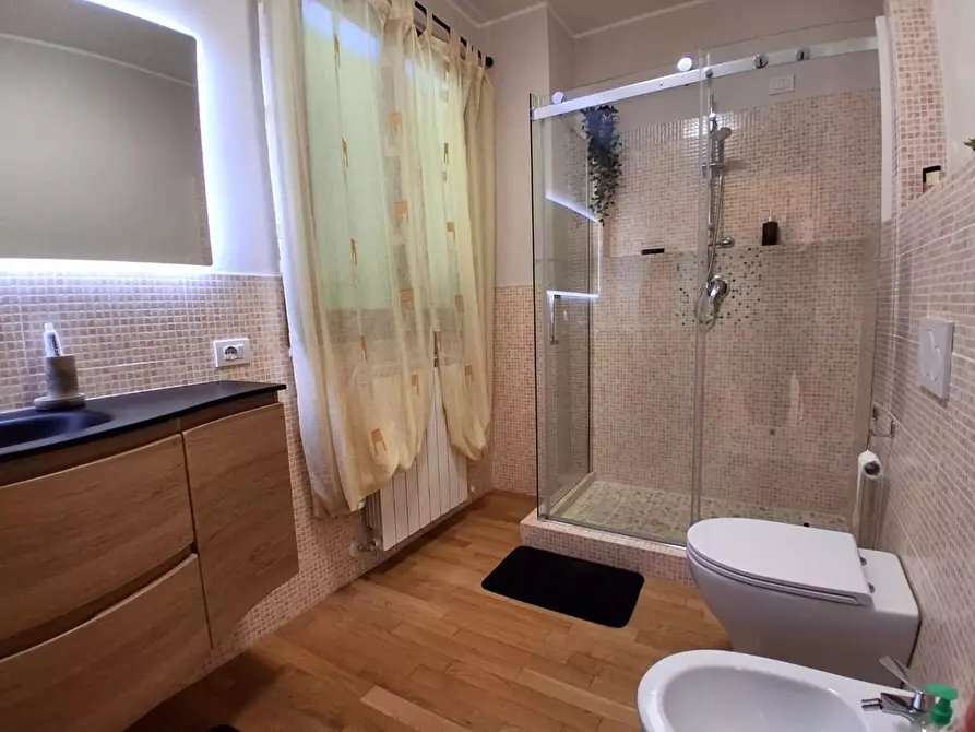 Immagine 18 di Villa in vendita  a Capannori