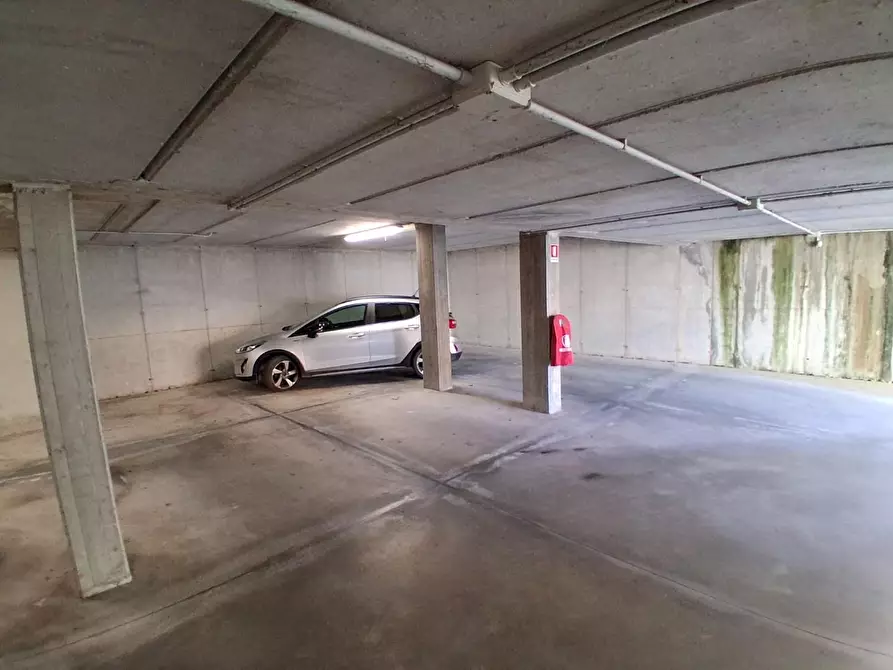 Immagine 23 di Villa in vendita  a Capannori