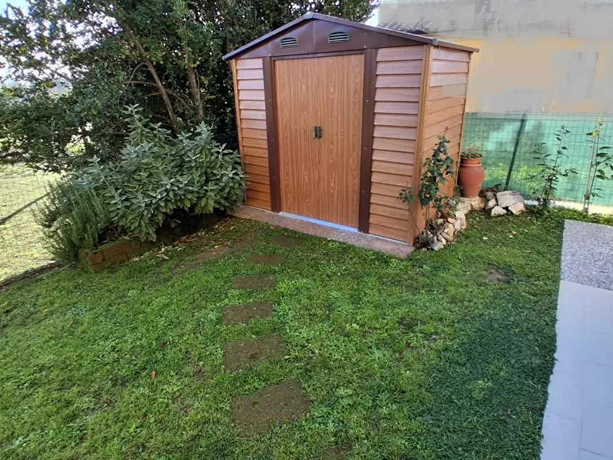 Immagine 6 di Villa in vendita  a Capannori