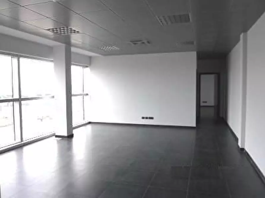 Immagine 2 di Ufficio in vendita  a Pisa