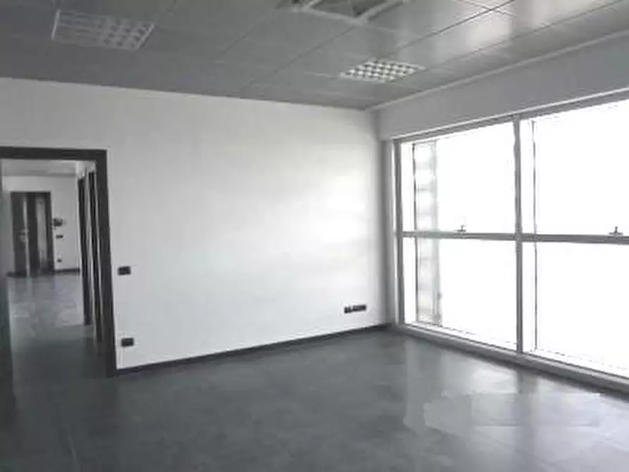 Immagine 3 di Ufficio in vendita  a Pisa