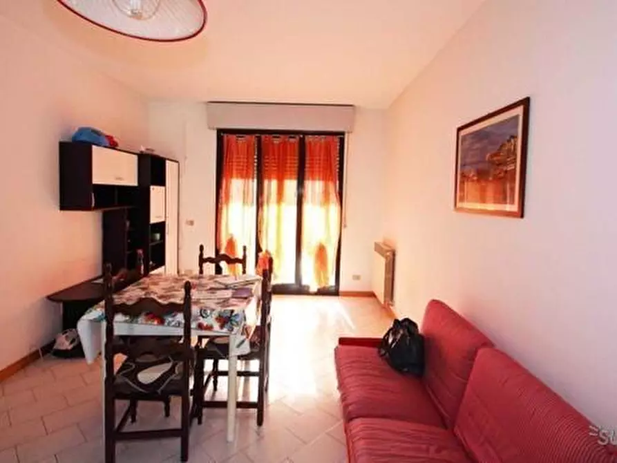 Immagine 2 di Appartamento in vendita  a Massa