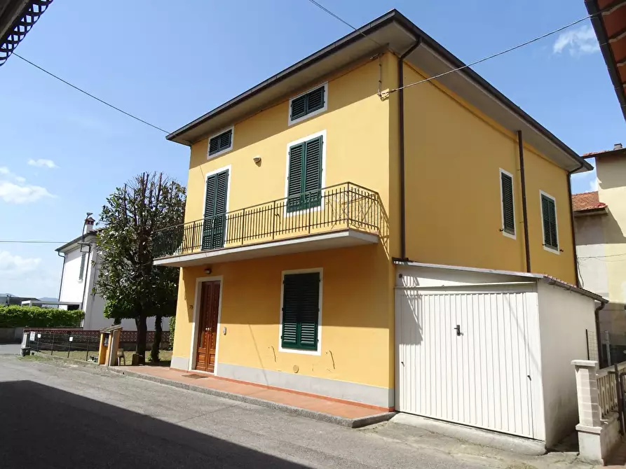 Immagine 2 di Casa bifamiliare in vendita  a Montale