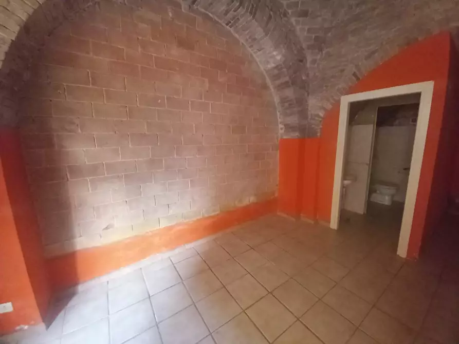 Immagine 3 di Locale commerciale in affitto  a Casciana Terme Lari