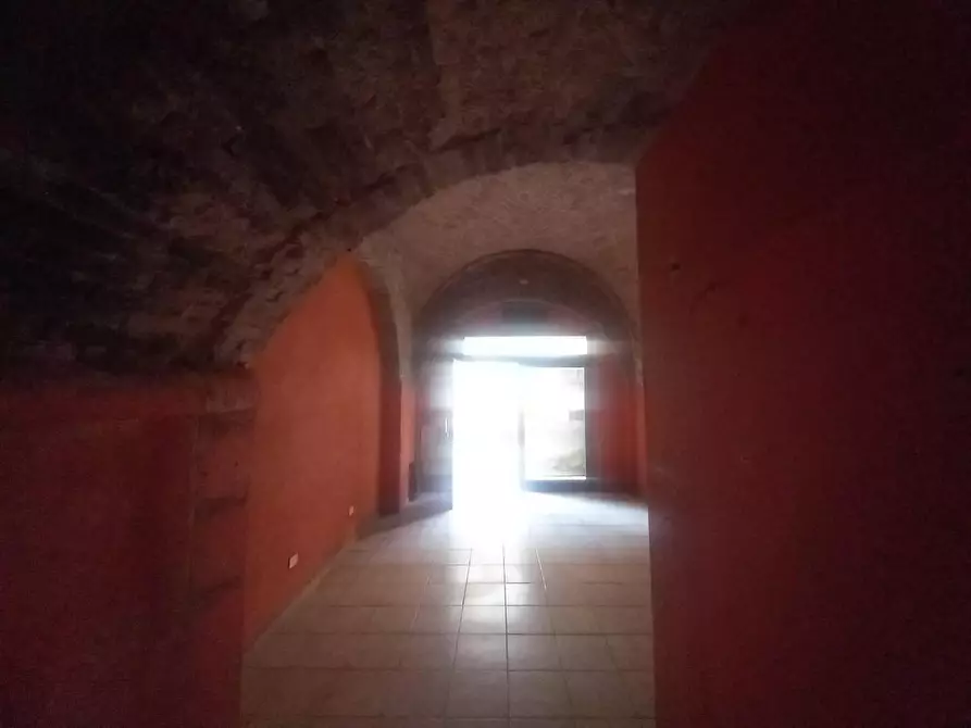 Immagine 2 di Locale commerciale in affitto  a Casciana Terme Lari