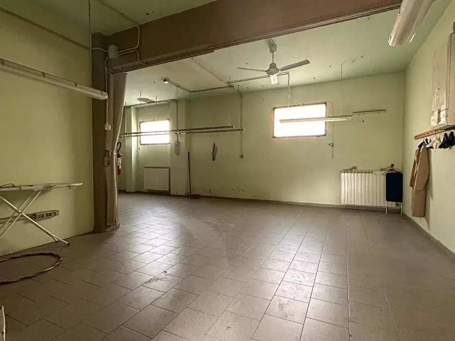 Immagine 4 di Laboratorio in affitto  a Empoli