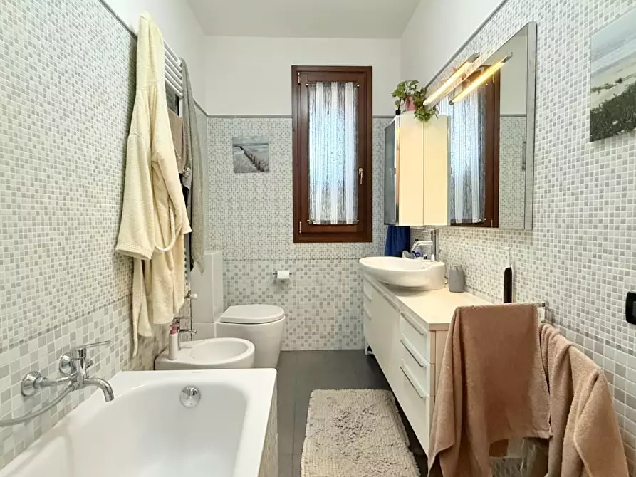 Immagine 19 di Appartamento in vendita  a Ponte Buggianese