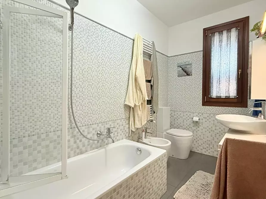 Immagine 18 di Appartamento in vendita  a Ponte Buggianese