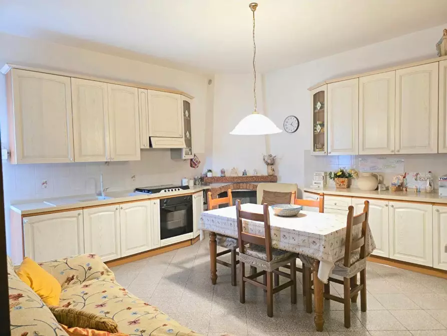 Immagine 8 di Porzione di casa in vendita  a Santa Maria A Monte