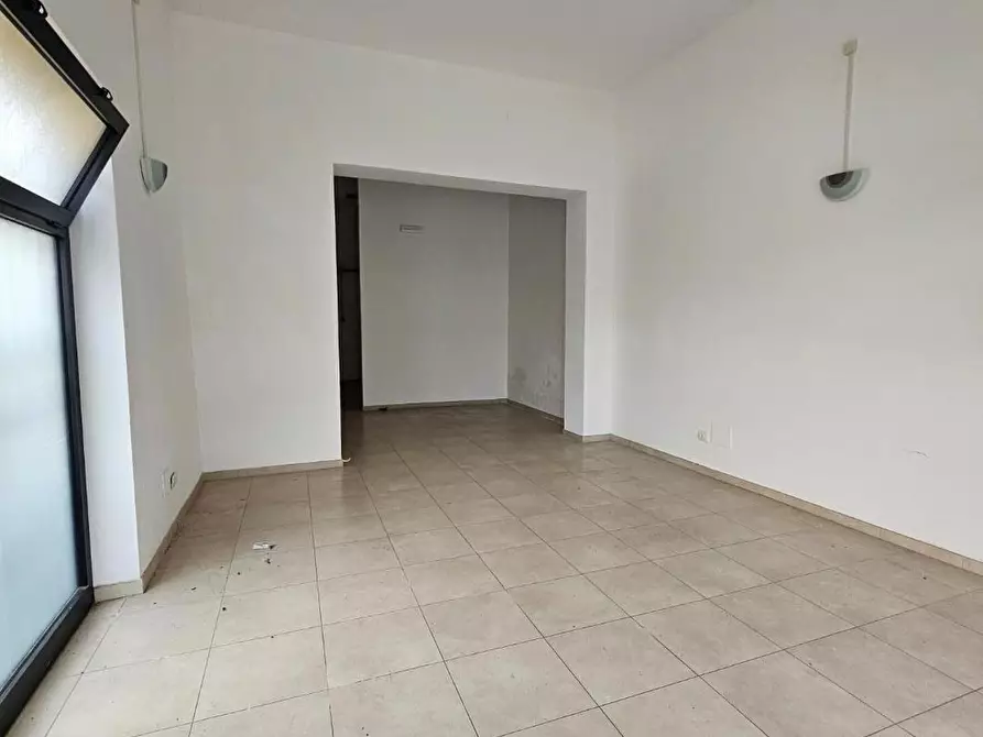 Immagine 2 di Ufficio in affitto  a Collesalvetti