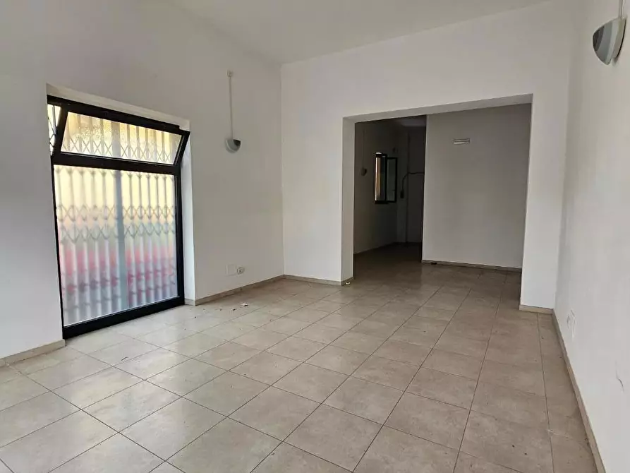 Immagine 3 di Ufficio in affitto  a Collesalvetti