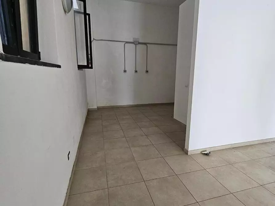 Immagine 5 di Ufficio in affitto  a Collesalvetti