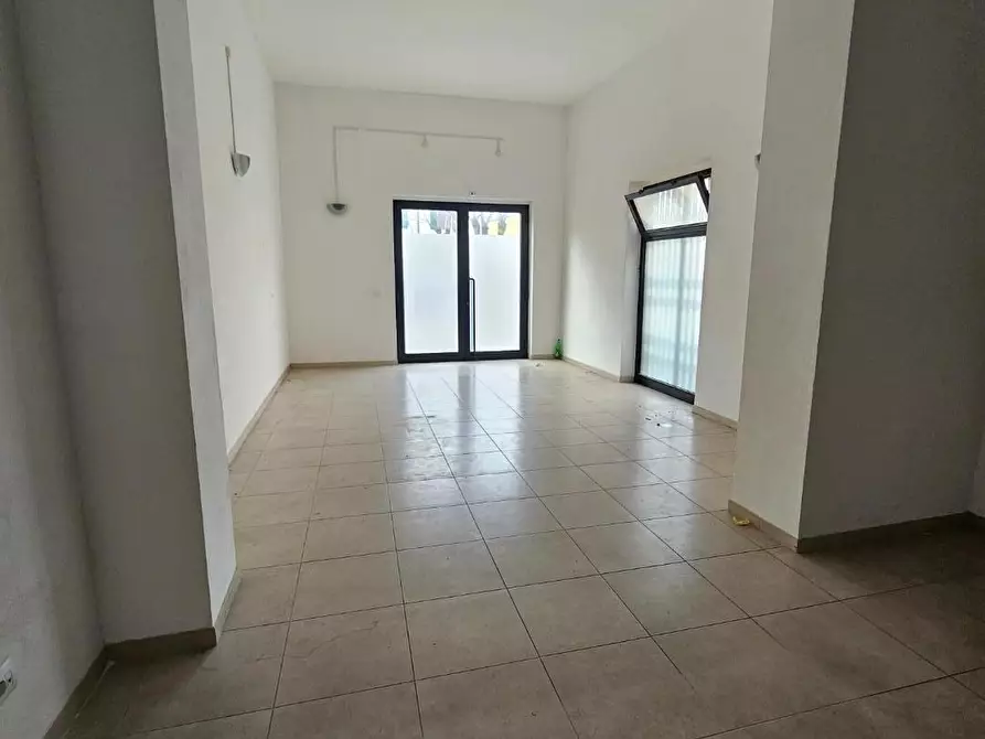 Immagine 6 di Ufficio in affitto  a Collesalvetti