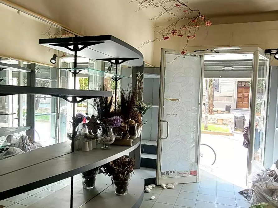 Immagine 7 di Negozio in affitto  a Pisa