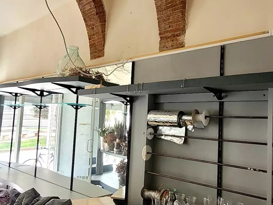 Immagine 4 di Negozio in affitto  a Pisa