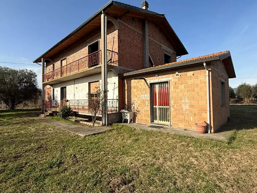 Immagine 3 di Casa colonica in vendita  a Ponte Buggianese