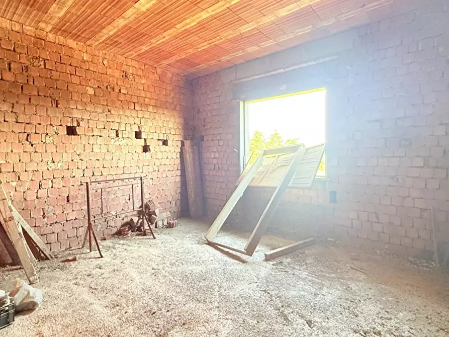 Immagine 49 di Casa colonica in vendita  a Ponte Buggianese