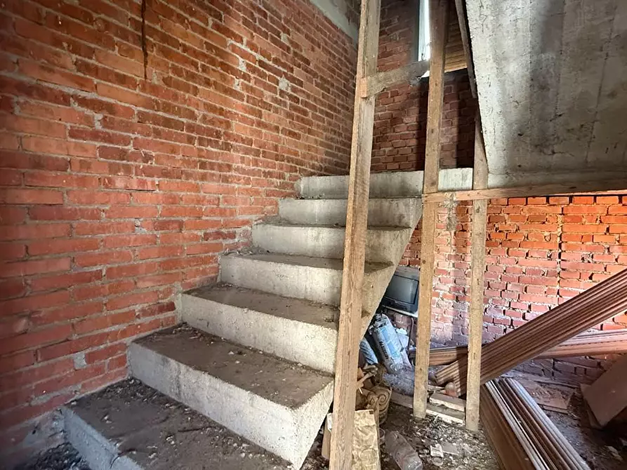 Immagine 37 di Casa colonica in vendita  a Ponte Buggianese