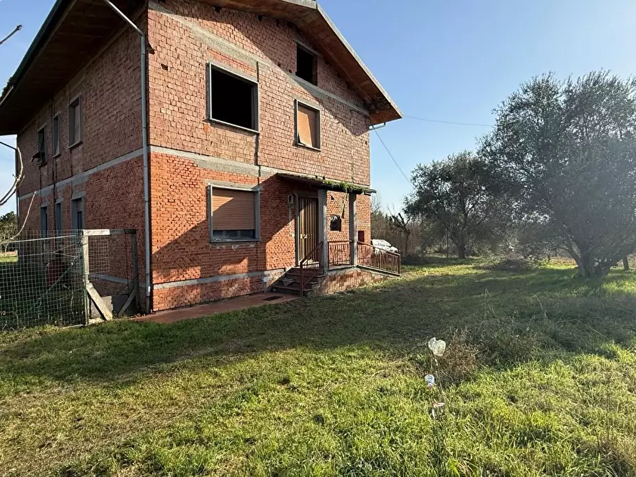 Immagine 11 di Casa colonica in vendita  a Ponte Buggianese