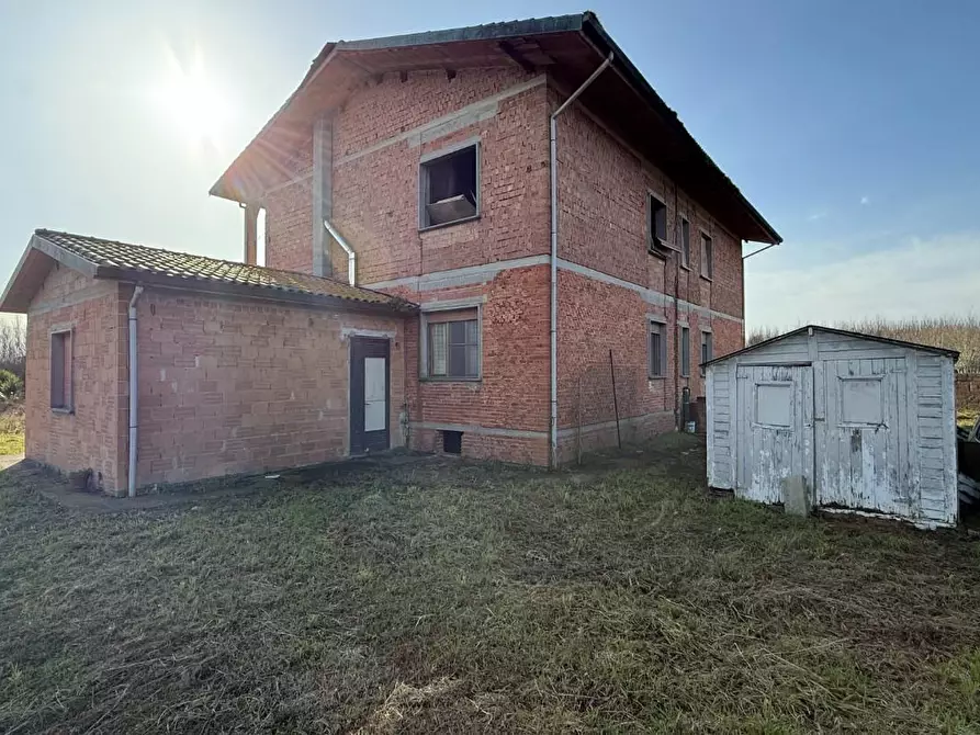 Immagine 12 di Casa colonica in vendita  a Ponte Buggianese