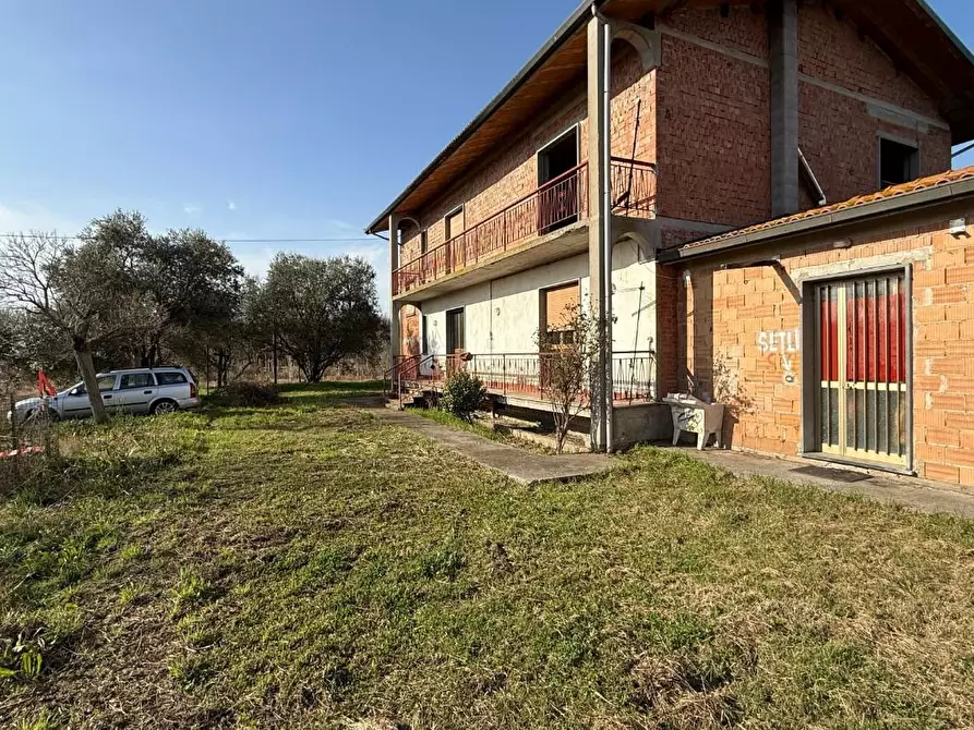 Immagine 4 di Casa colonica in vendita  a Ponte Buggianese