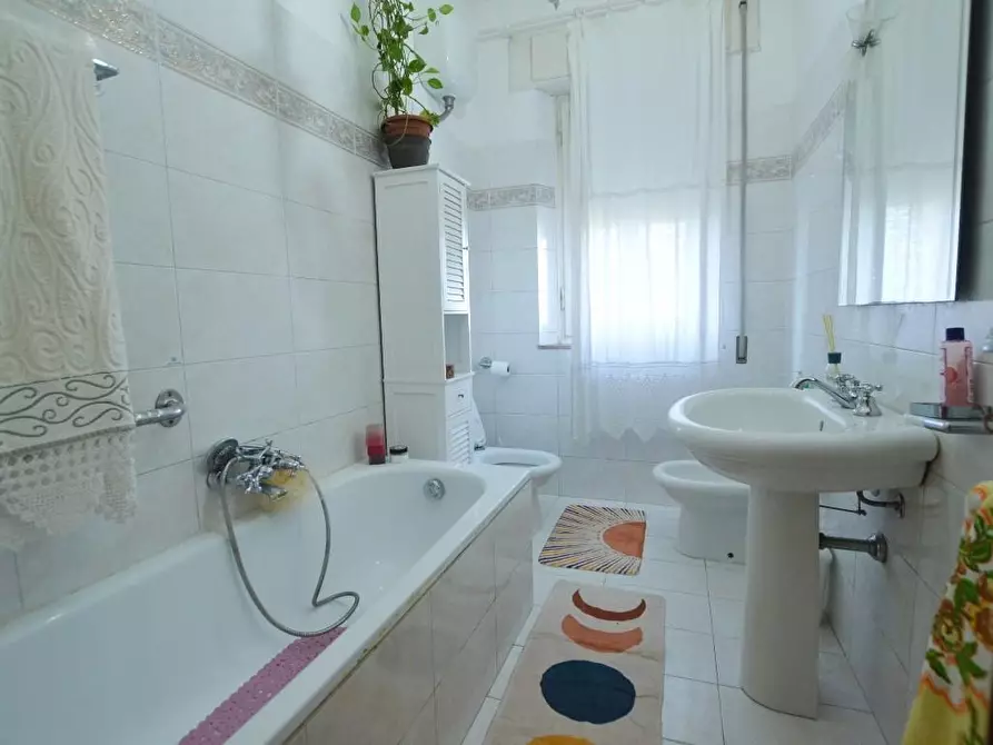 Immagine 12 di Casa bifamiliare in vendita  a Capannori