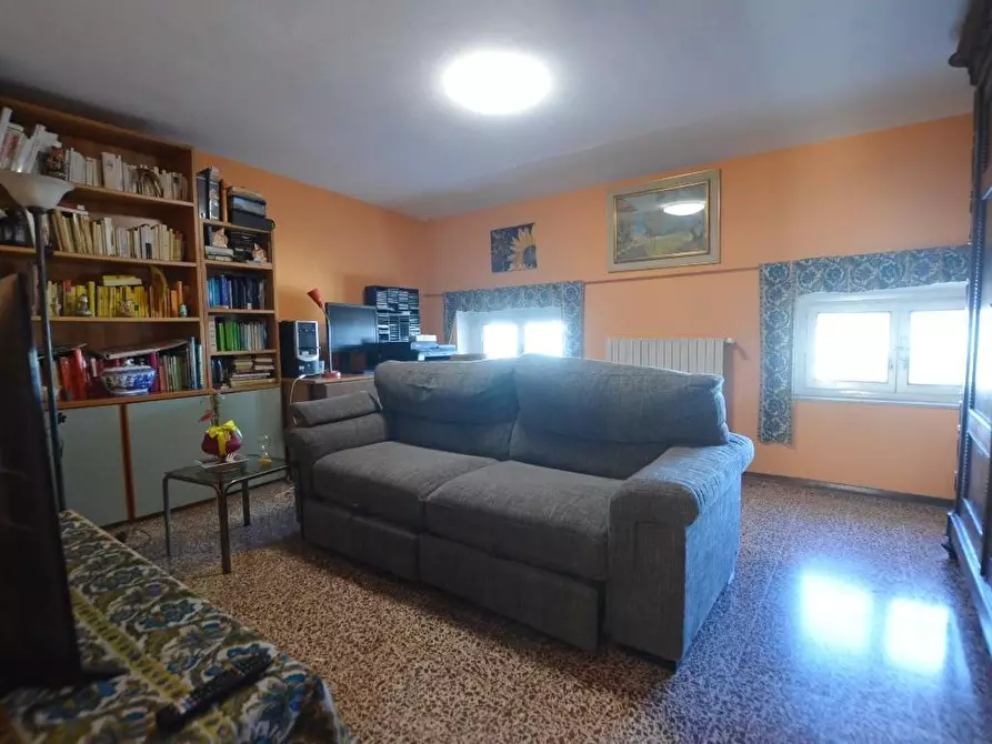 Immagine 13 di Casa bifamiliare in vendita  a Capannori