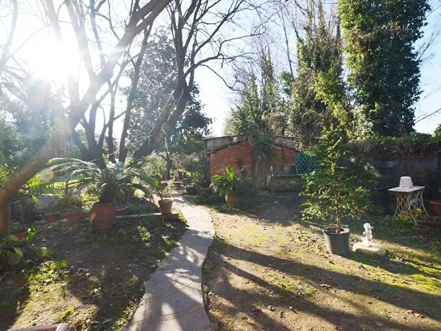 Immagine 22 di Casa bifamiliare in vendita  a Capannori