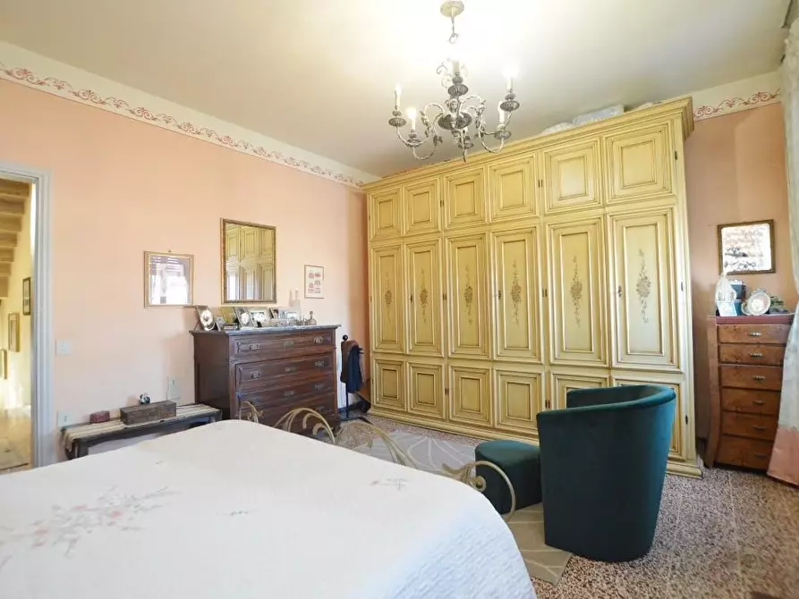 Immagine 8 di Casa bifamiliare in vendita  a Capannori