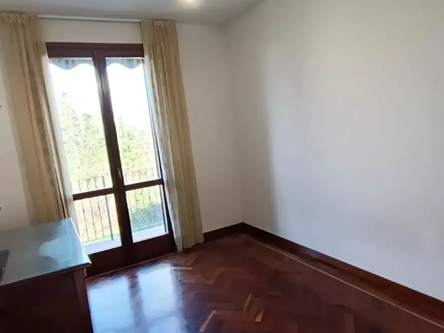 Immagine 15 di Villa in vendita  a San Giuliano Terme