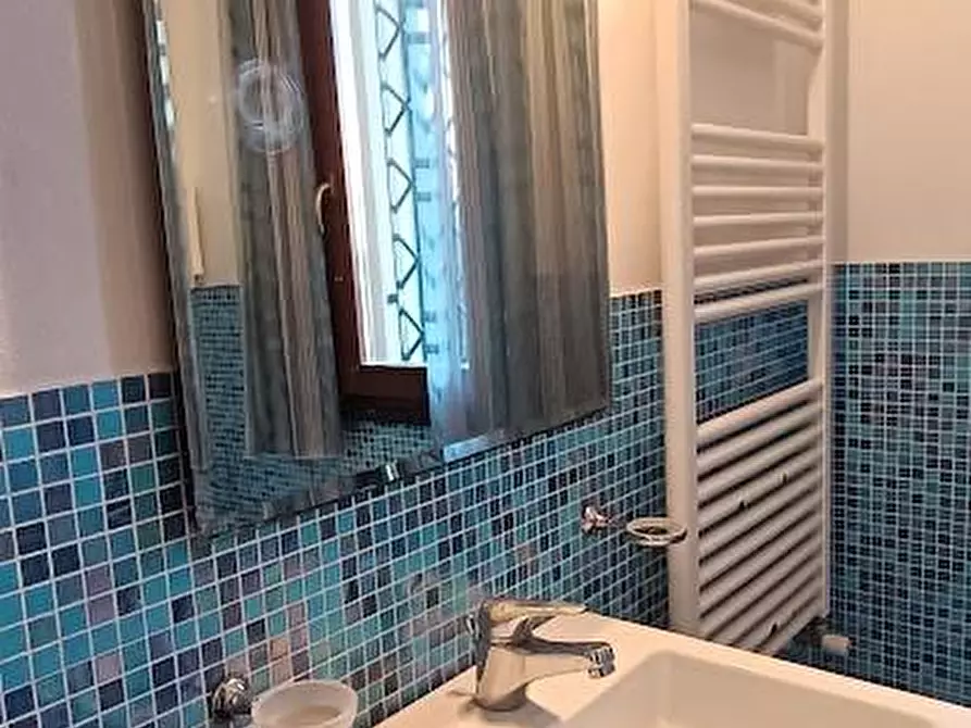 Immagine 8 di Villa in vendita  a San Giuliano Terme