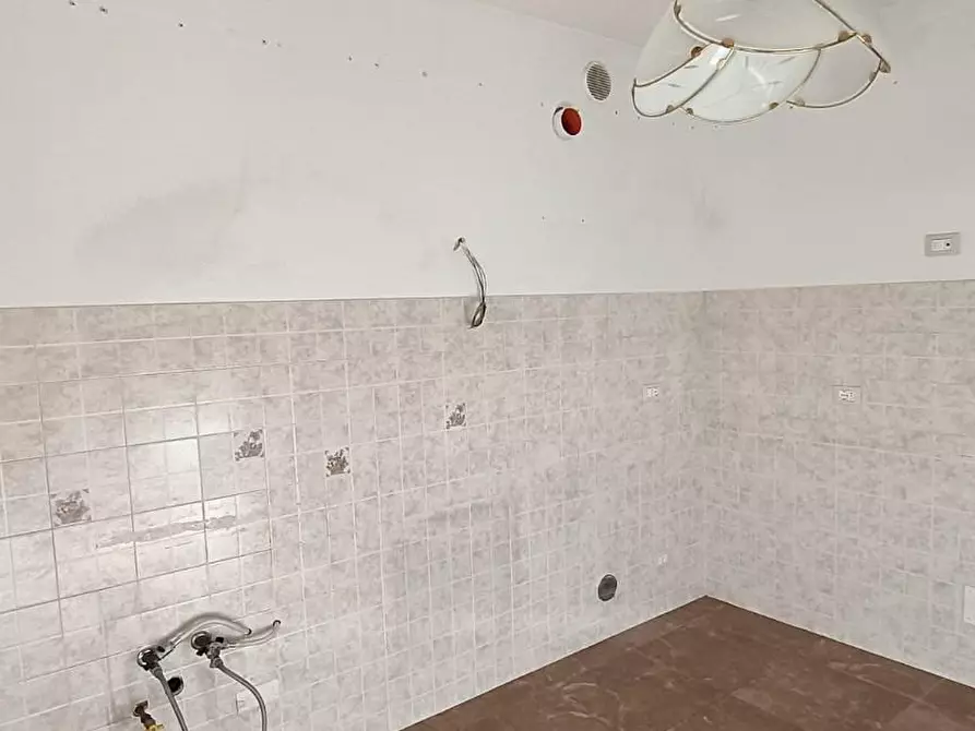 Immagine 3 di Villa in vendita  a San Giuliano Terme