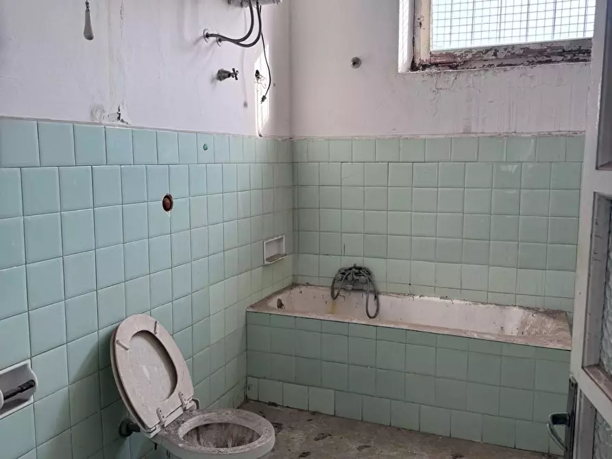 Immagine 15 di Appartamento in vendita  a Massa