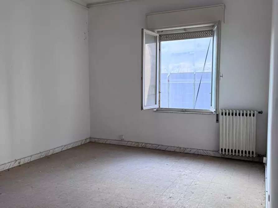 Immagine 18 di Appartamento in vendita  a Massa