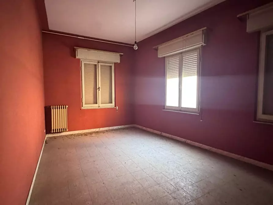 Immagine 2 di Appartamento in vendita  a Massa