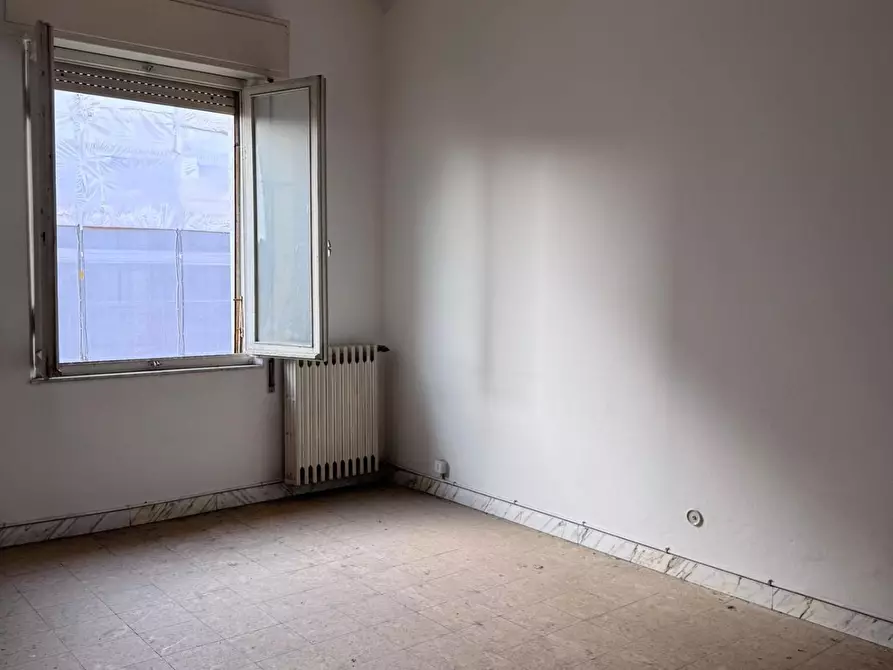 Immagine 17 di Appartamento in vendita  a Massa