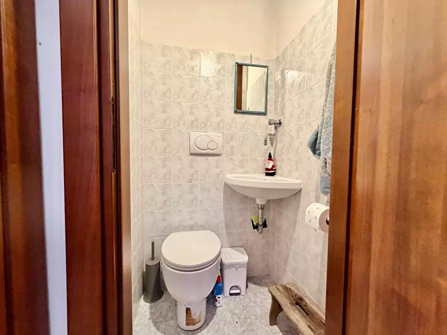 Immagine 18 di Appartamento in vendita  a Massa