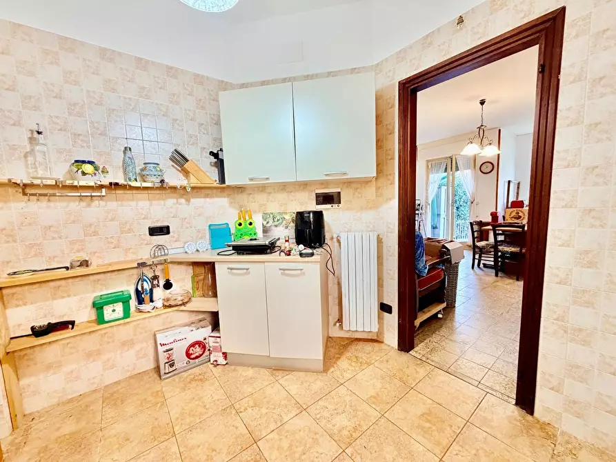 Immagine 9 di Appartamento in vendita  a Massa