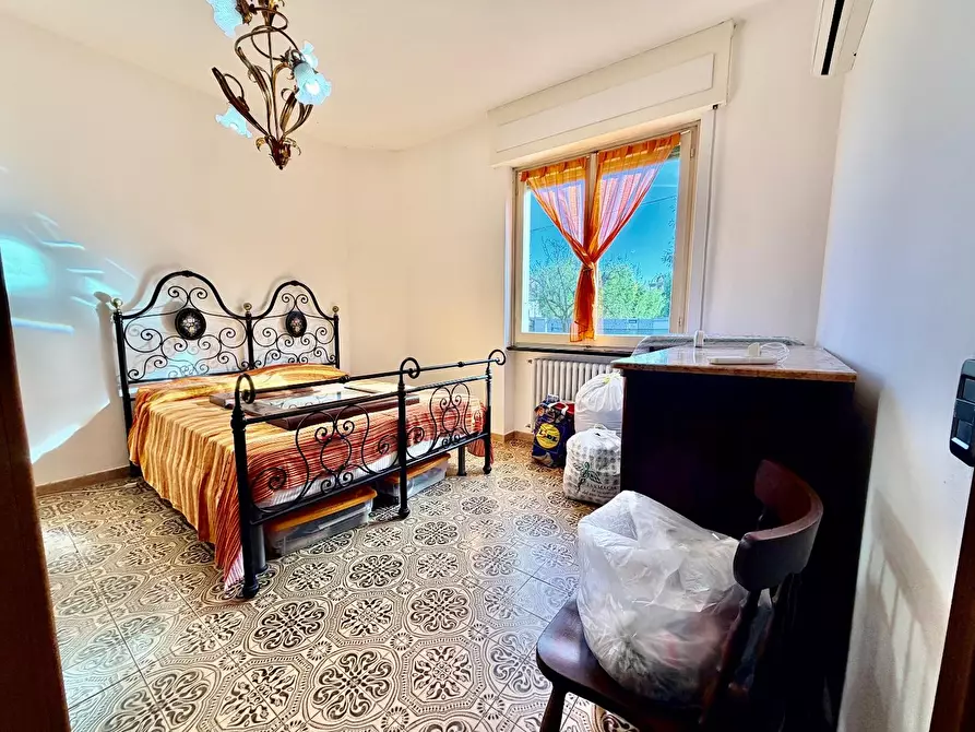 Immagine 14 di Appartamento in vendita  a Massa