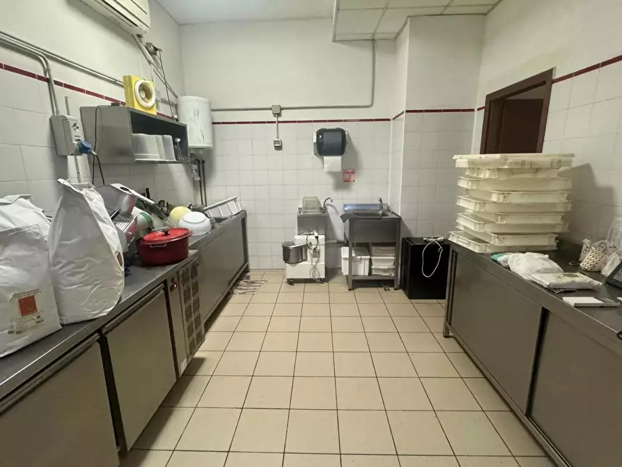 Immagine 3 di Capannone industriale in vendita  a Calcinaia