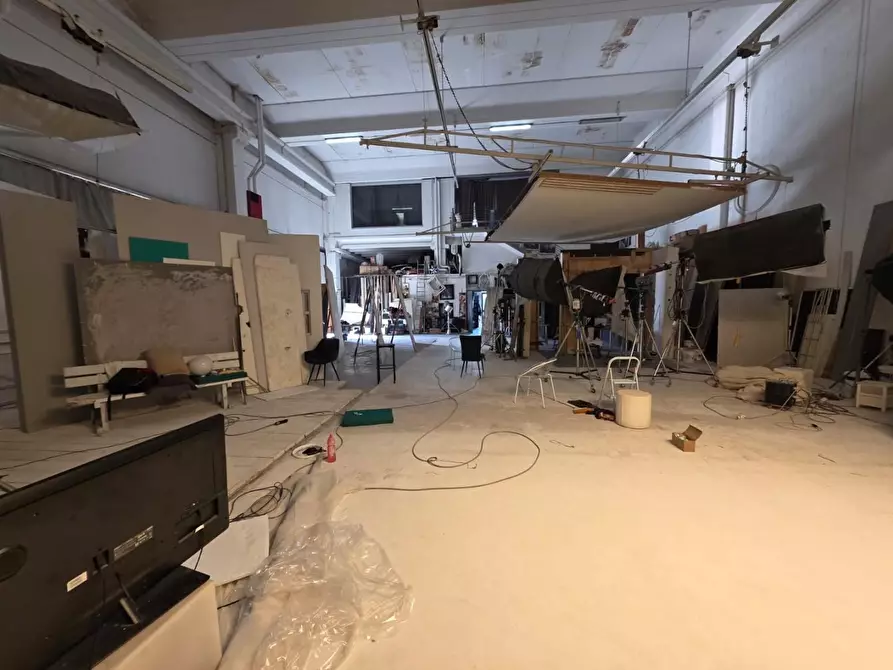 Immagine 4 di Attività artigianale in vendita  a Pontedera