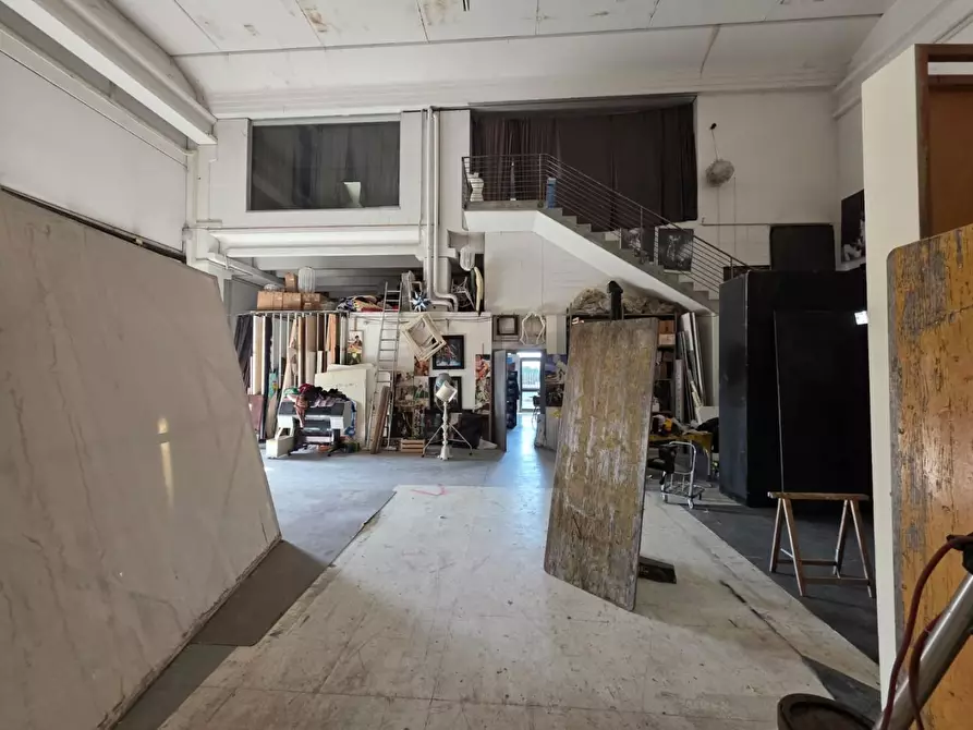 Immagine 5 di Attività artigianale in vendita  a Pontedera