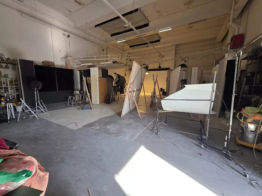 Immagine 3 di Attività artigianale in vendita  a Pontedera