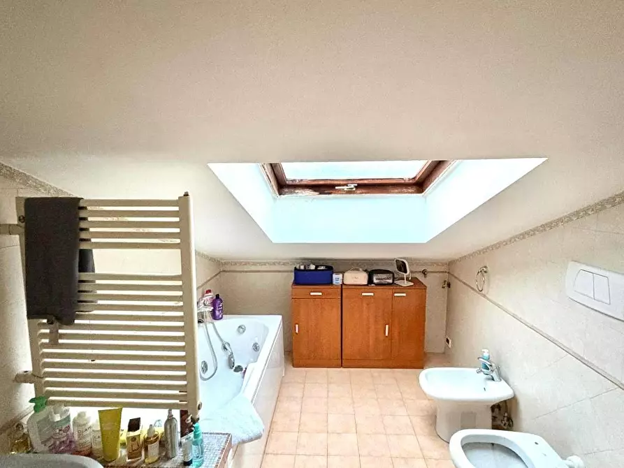 Immagine 10 di Appartamento in vendita  a Massa