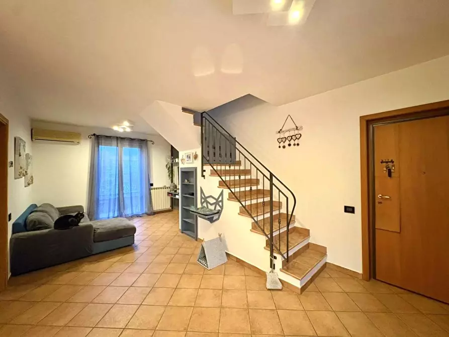 Immagine 4 di Appartamento in vendita  a Massa