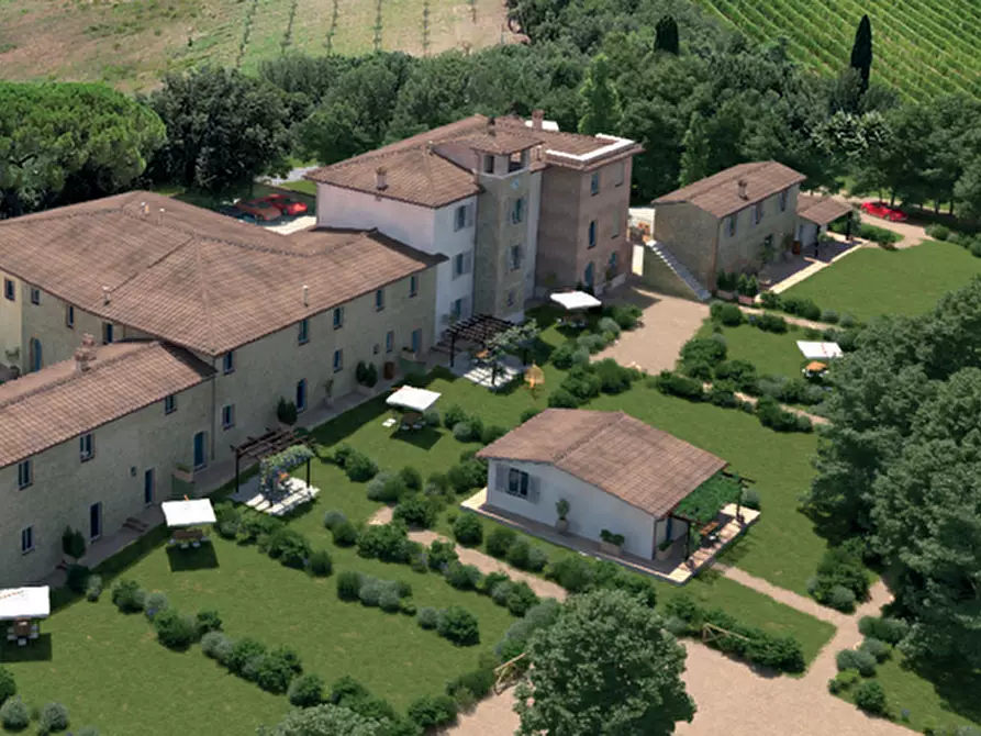 Immagine 12 di Appartamento in vendita  a Siena