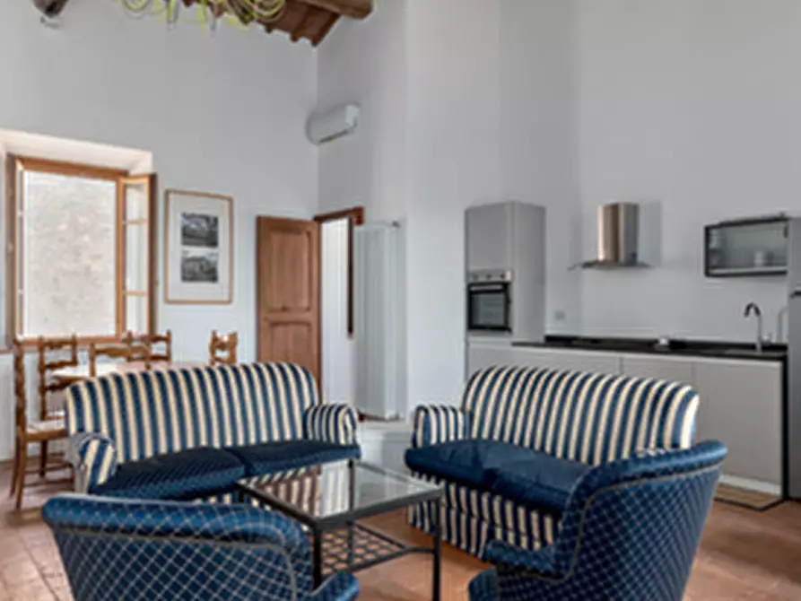 Immagine 15 di Appartamento in vendita  a Siena